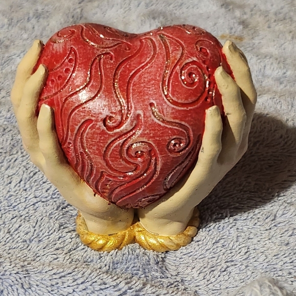 Heart n hands - Picture 1 of 4